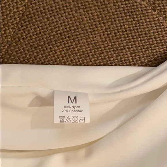 Adorable off white/cream ruffle bikini - Picture 6 of 6